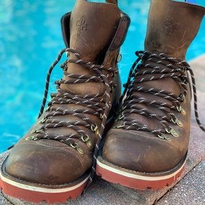 Men’s boots, Cole Haan with Nike air technology